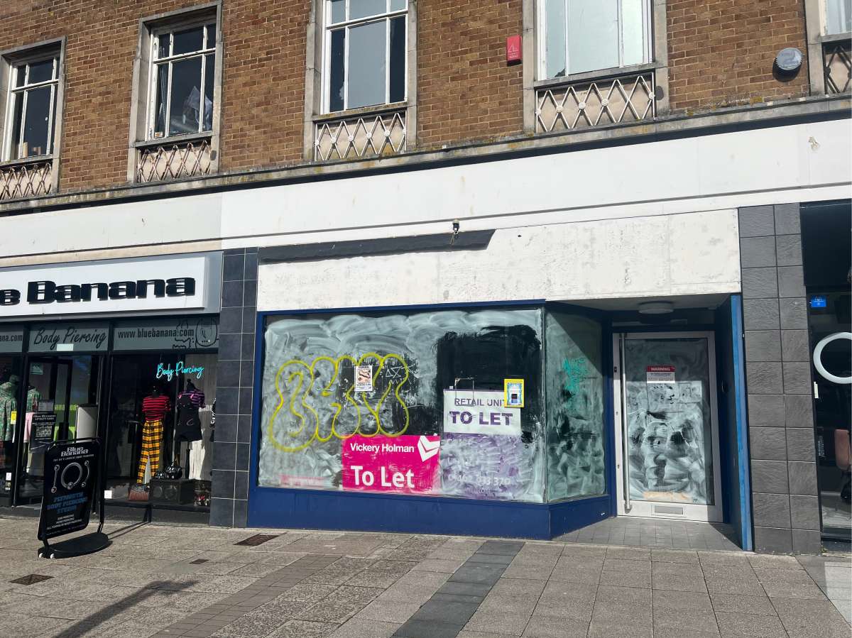 Retail/Shop in Plymouth - photo 2