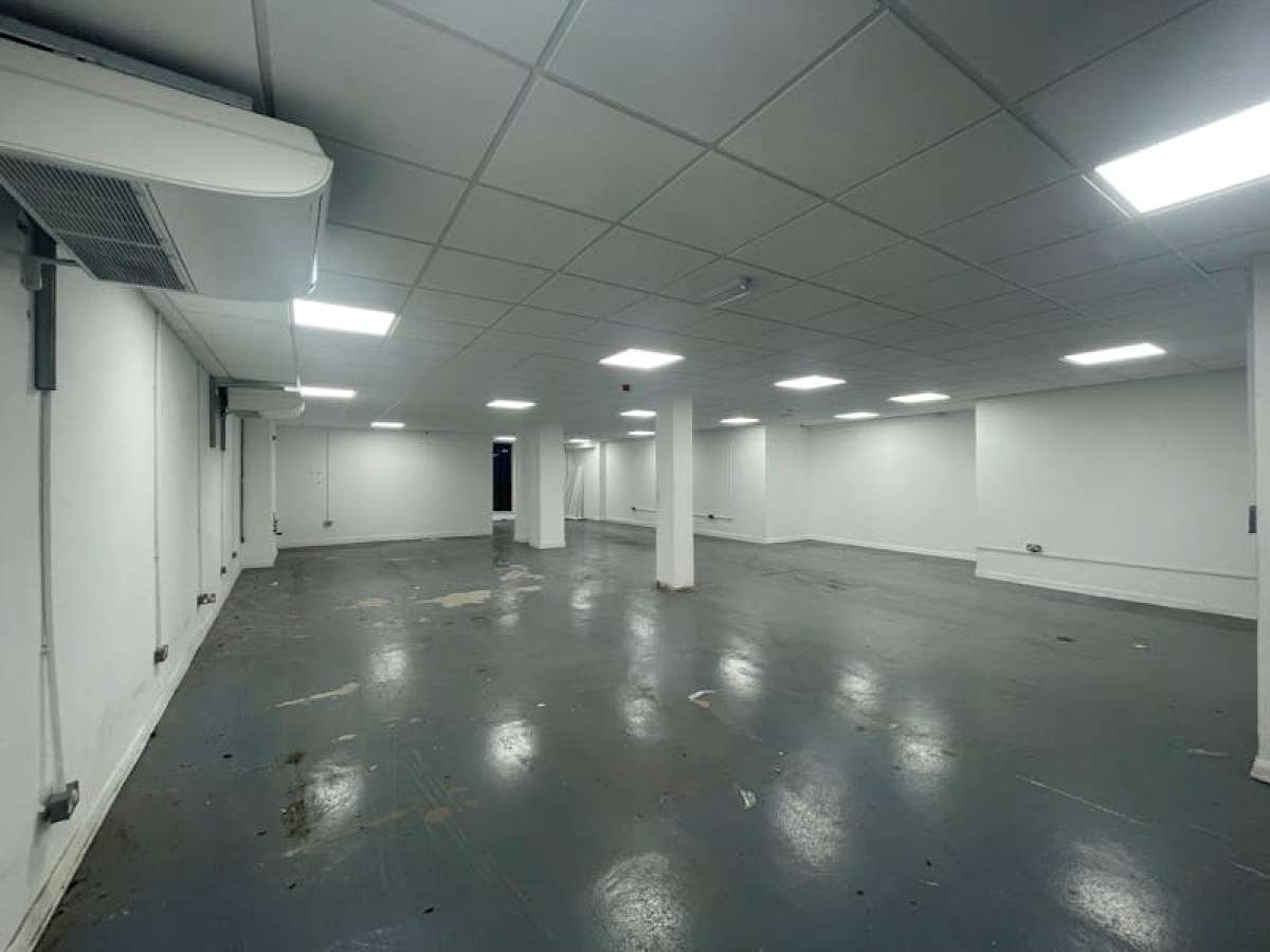 Retail/Shop in Fareham - photo 3