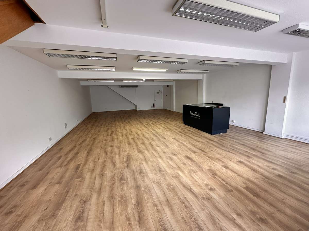 Retail/Shop in Norwich - photo 3