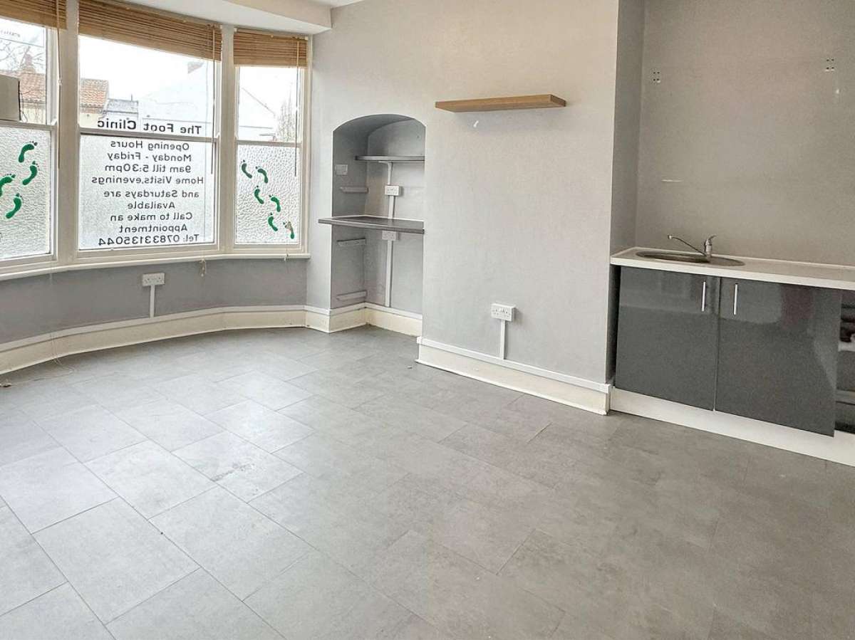 Retail/Shop in Doncaster - photo 2