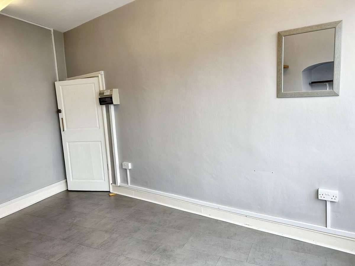 Retail/Shop in Doncaster - photo 4