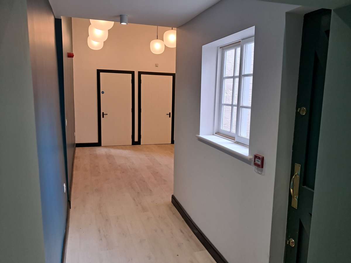 Retail/Shop in Lincoln - photo 4