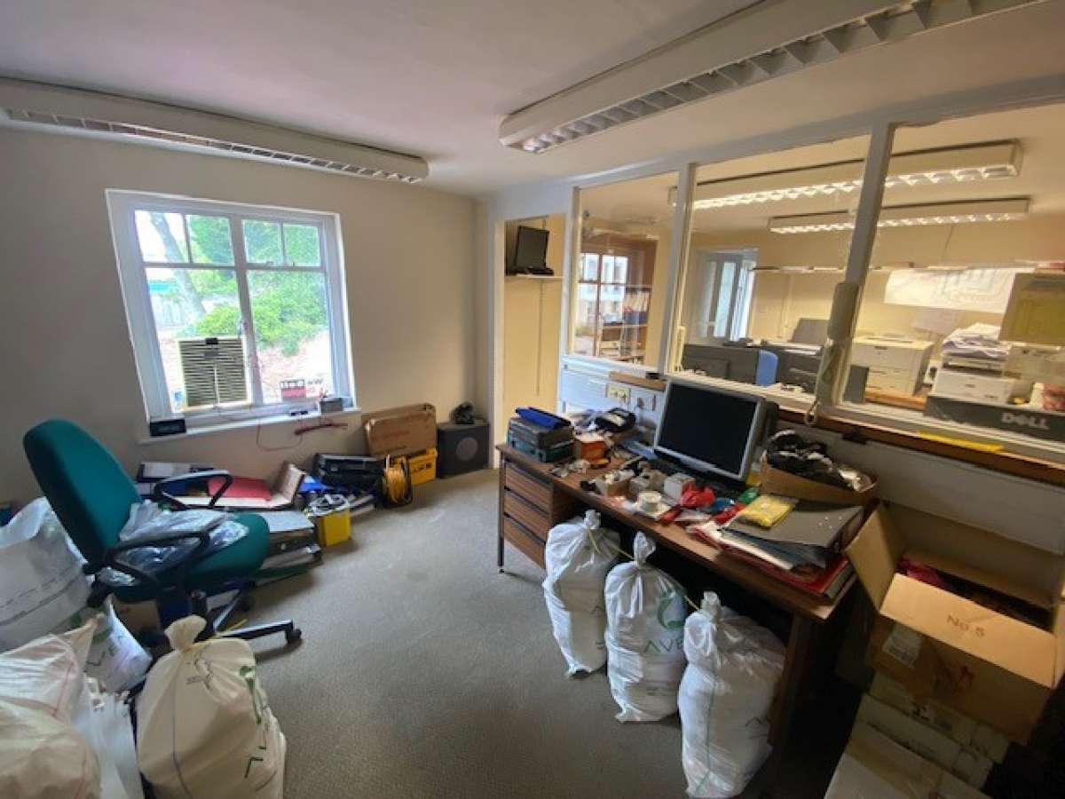 Retail/Shop in Huntingdon - photo 2