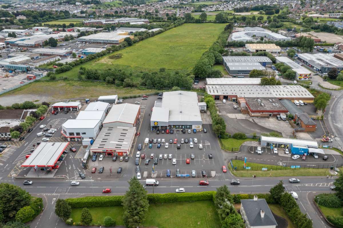 Retail/Shop in Londonderry - photo 2