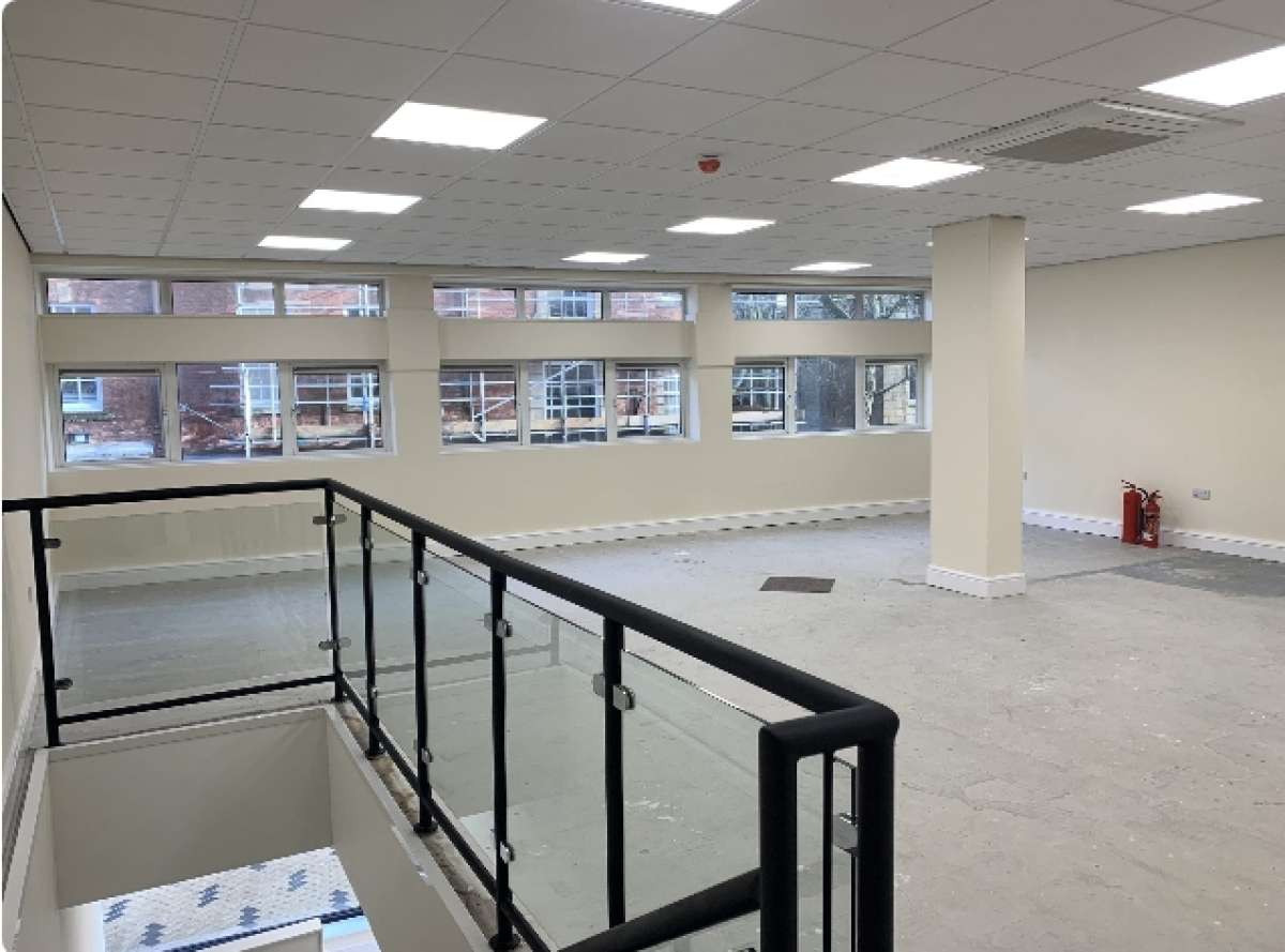 Retail/Shop in Wakefield - photo 3