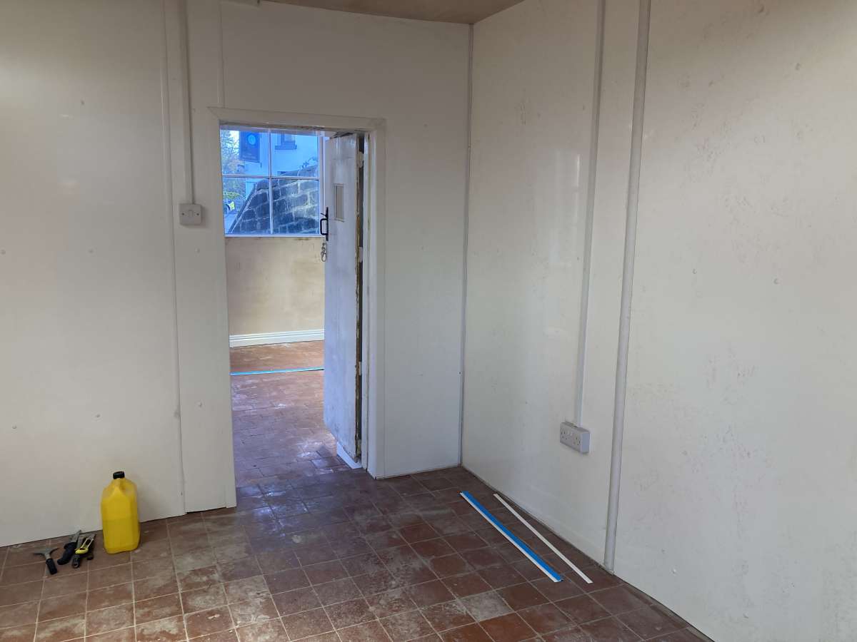 Retail/Shop in Hope Valley - photo 3