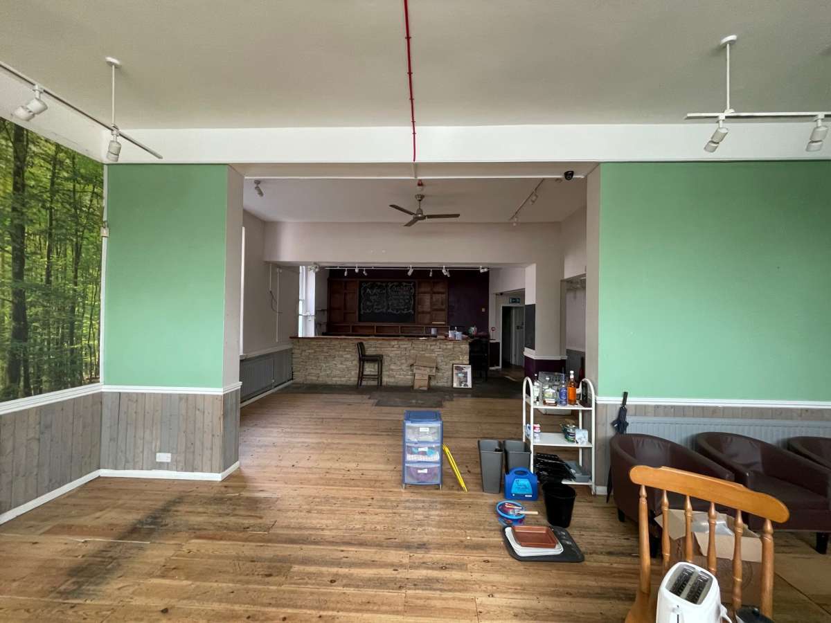 Retail/Shop in Bristol - photo 2