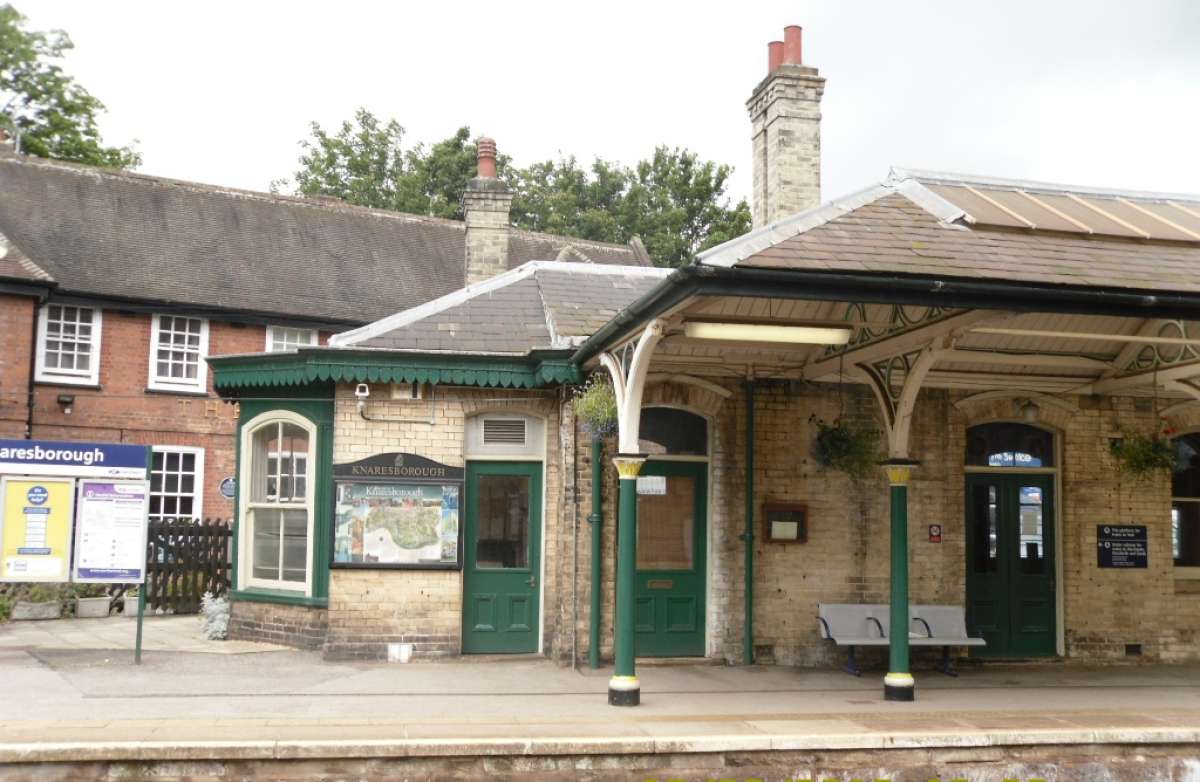 Retail/Shop in Knaresborough - photo 2