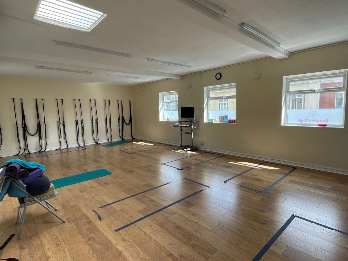 Retail/Shop in Brighouse - photo 2