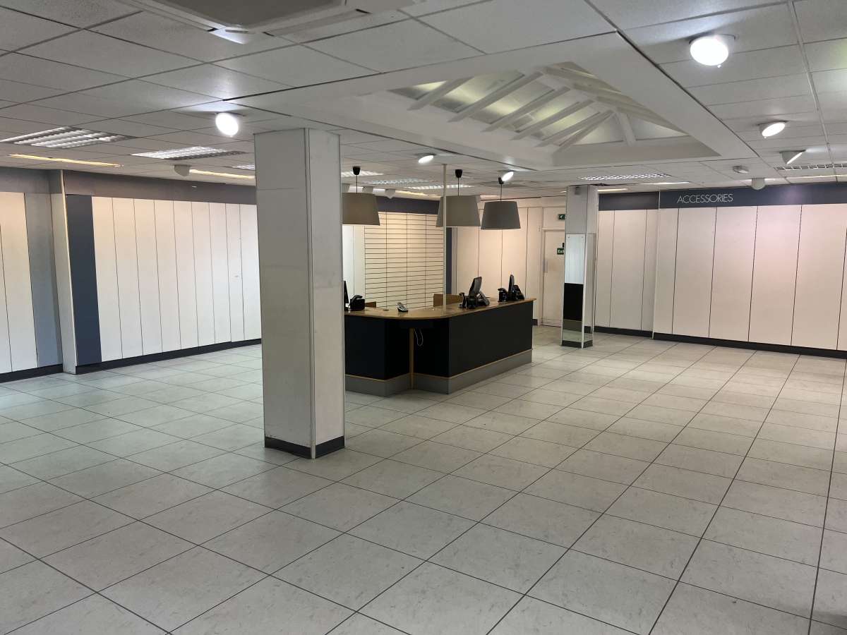 Retail/Shop in Whitby - photo 3