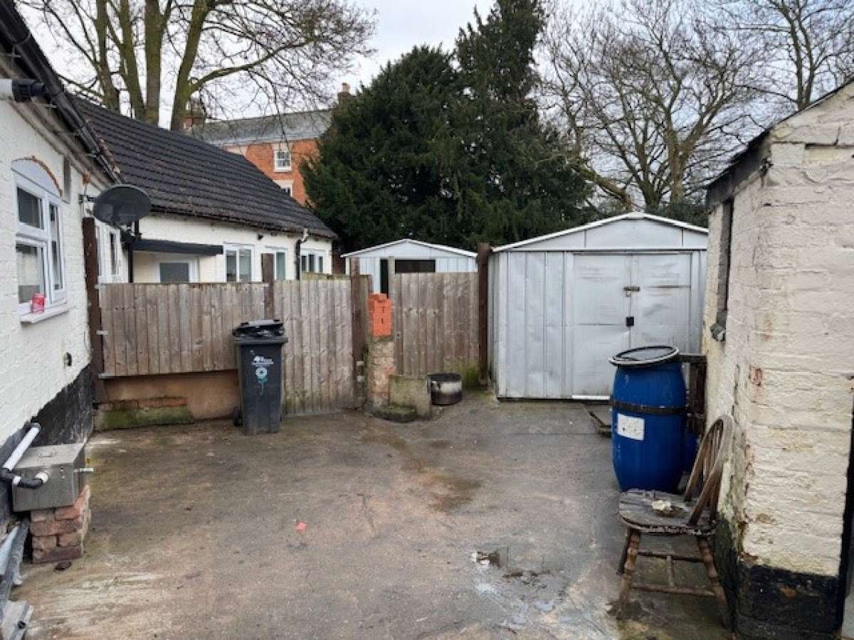 Retail/Shop in Burton On Trent - photo 3