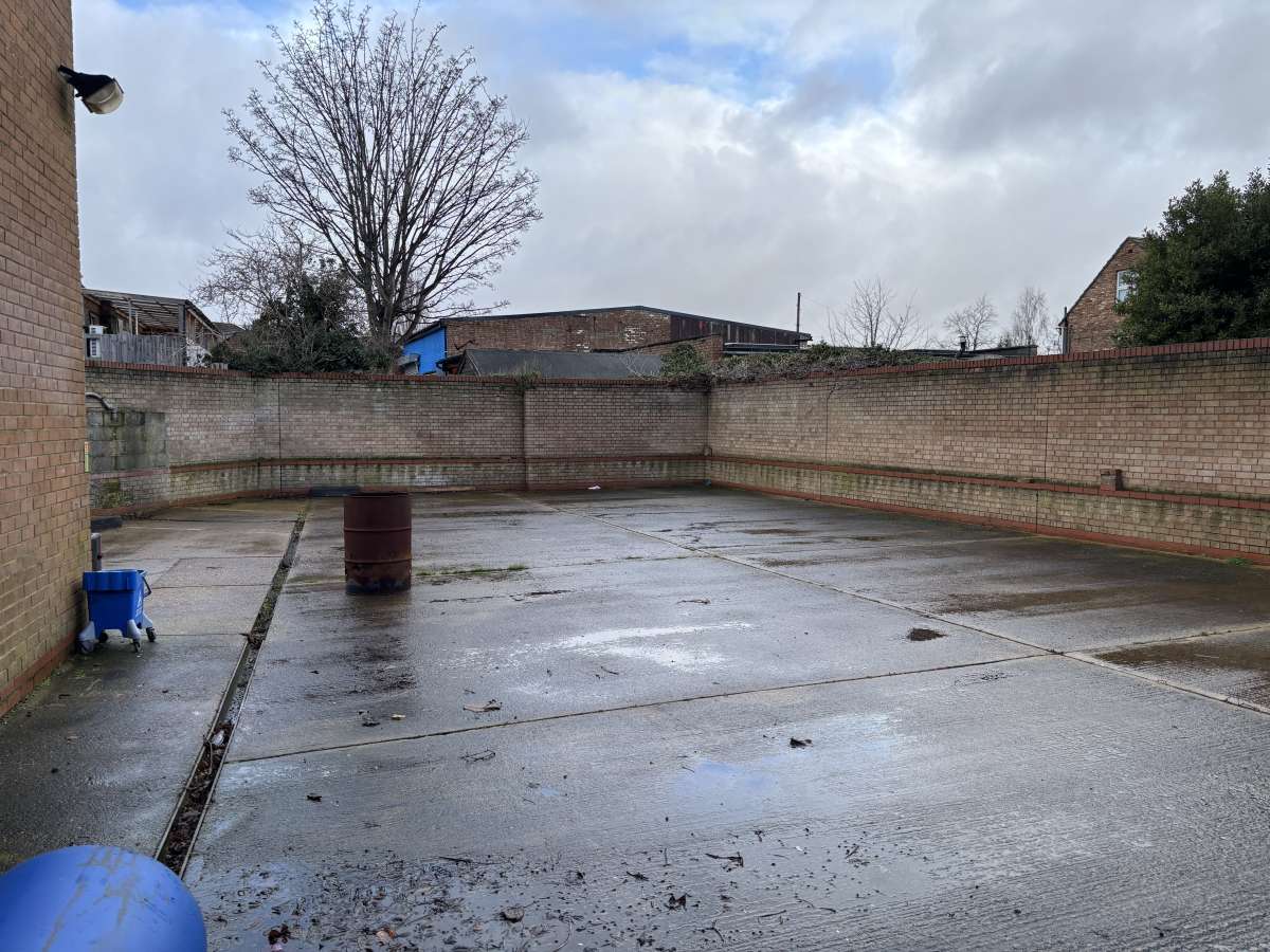 Retail/Shop in Peterborough - photo 3