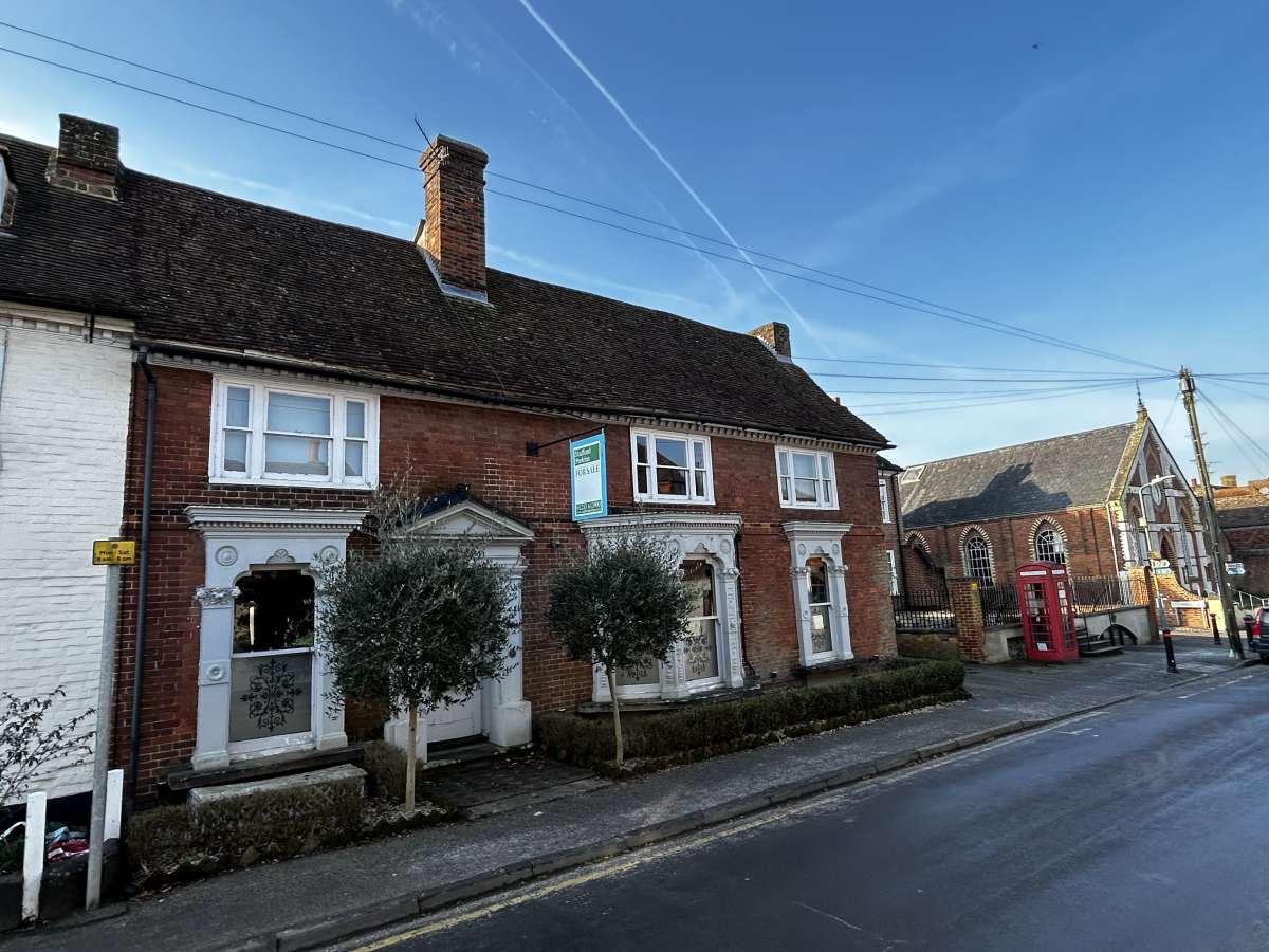 Retail/Shop in Ashford - photo 2