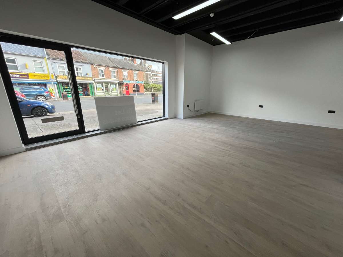 Retail/Shop in Colchester - photo 2