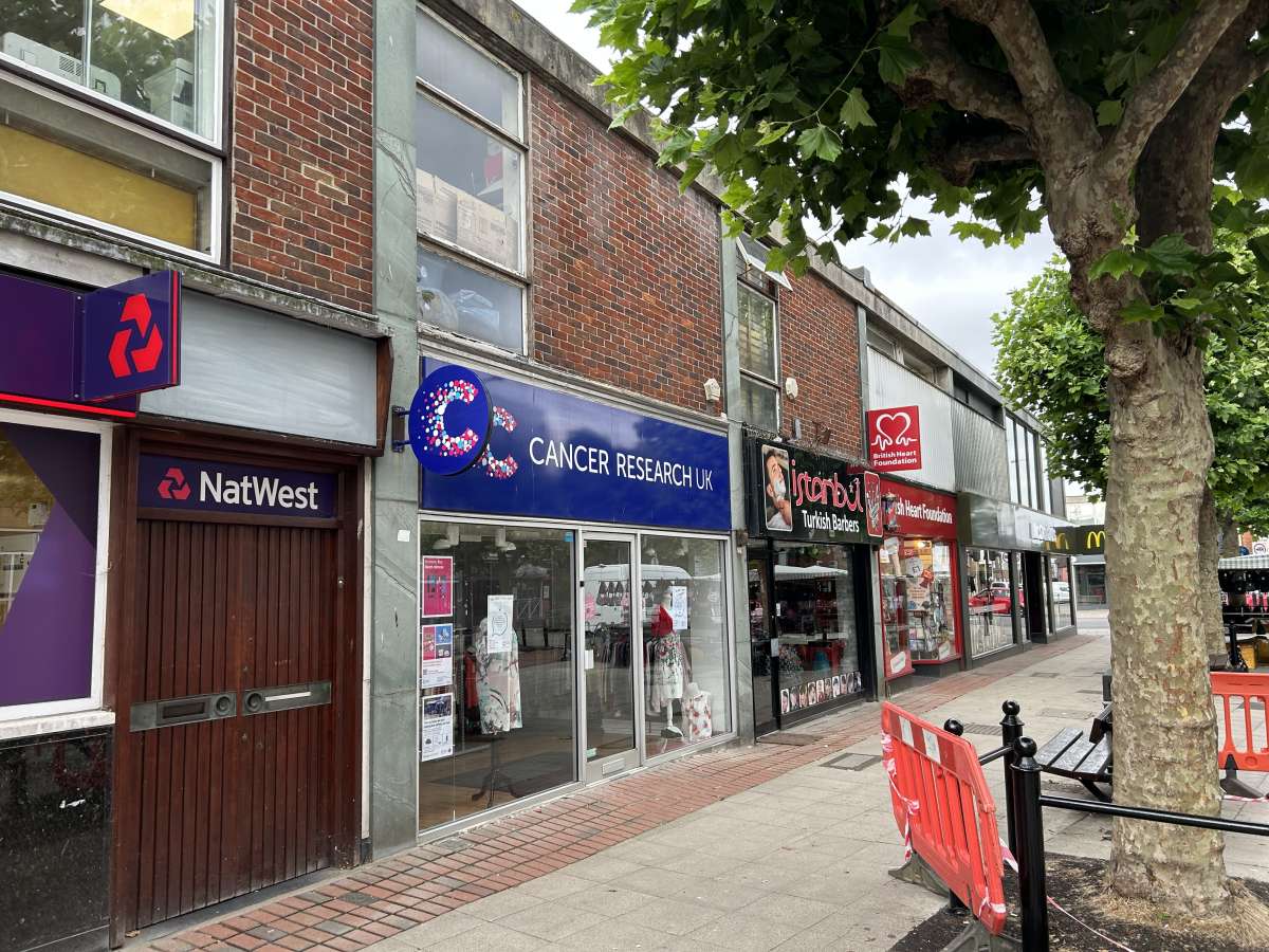 Retail/Shop in Havant - photo 3