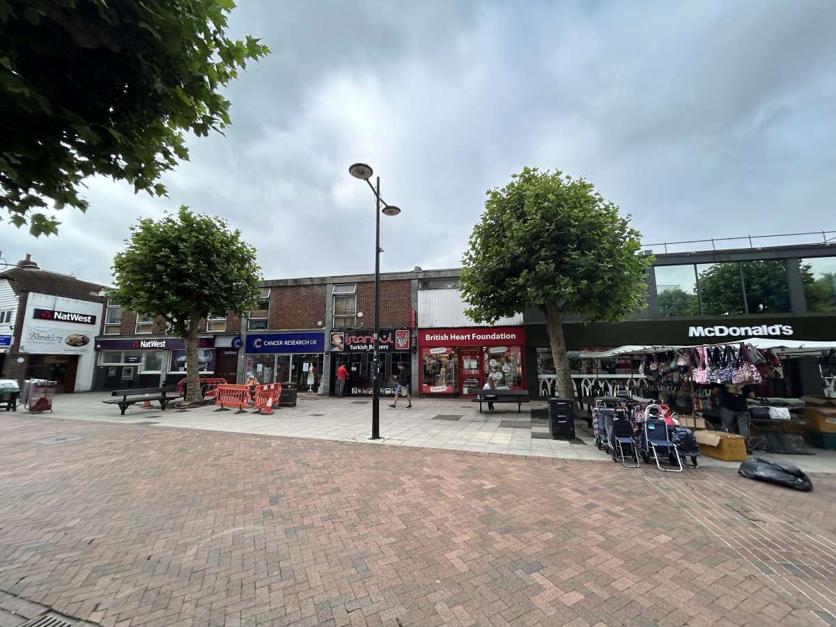 Retail/Shop in Havant - photo 4