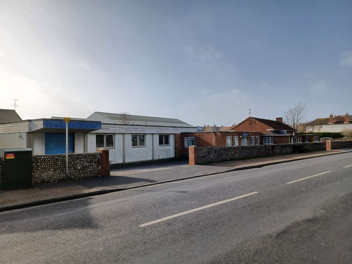 Retail/Shop in Worthing - photo 2