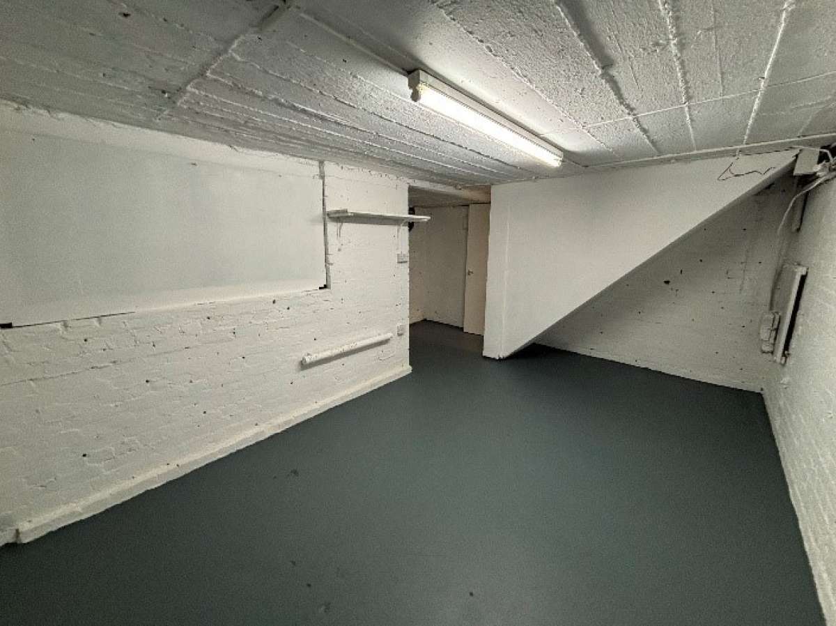 Retail/Shop in Worthing - photo 4