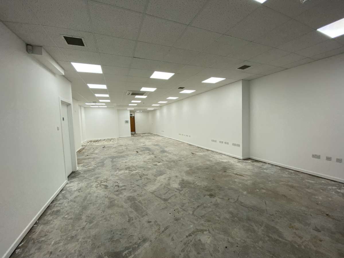 Retail/Shop in Croydon - photo 2