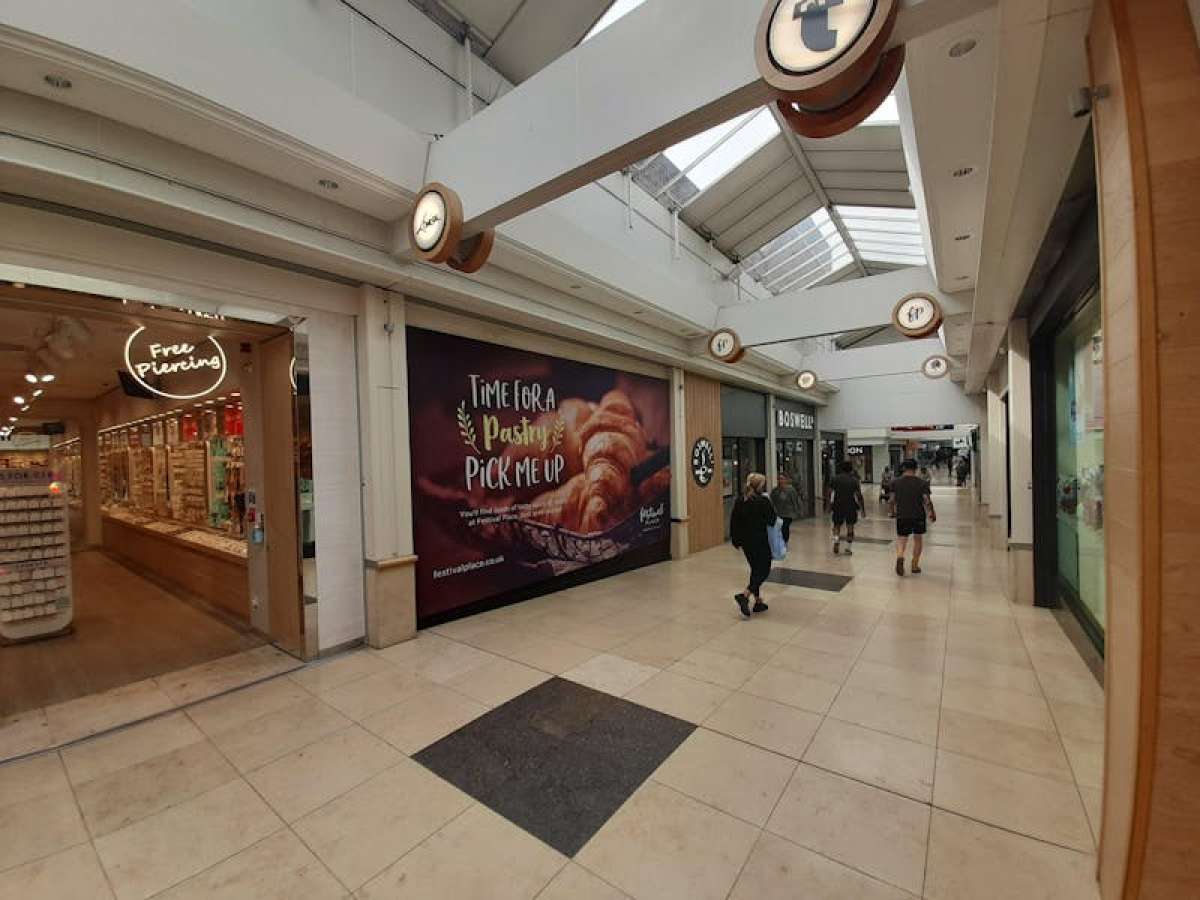 Retail/Shop in Basingstoke - photo 2