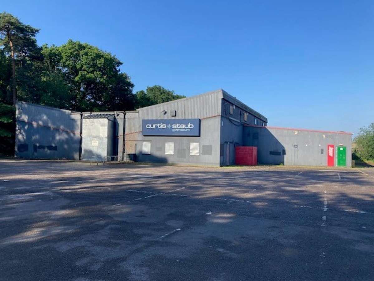 Industrial Unit in Camberley - photo 3