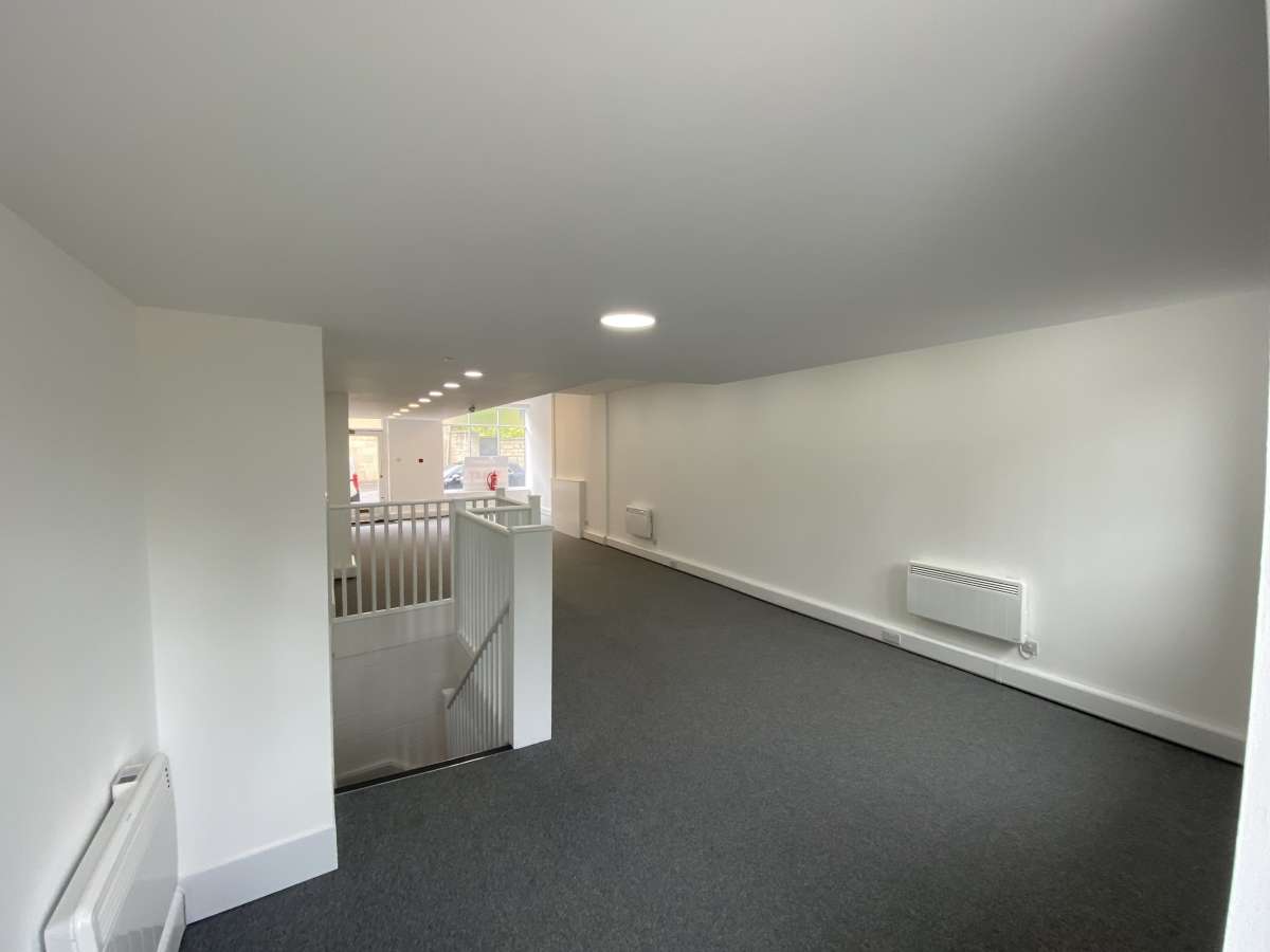 Retail/Shop in Bath - photo 3