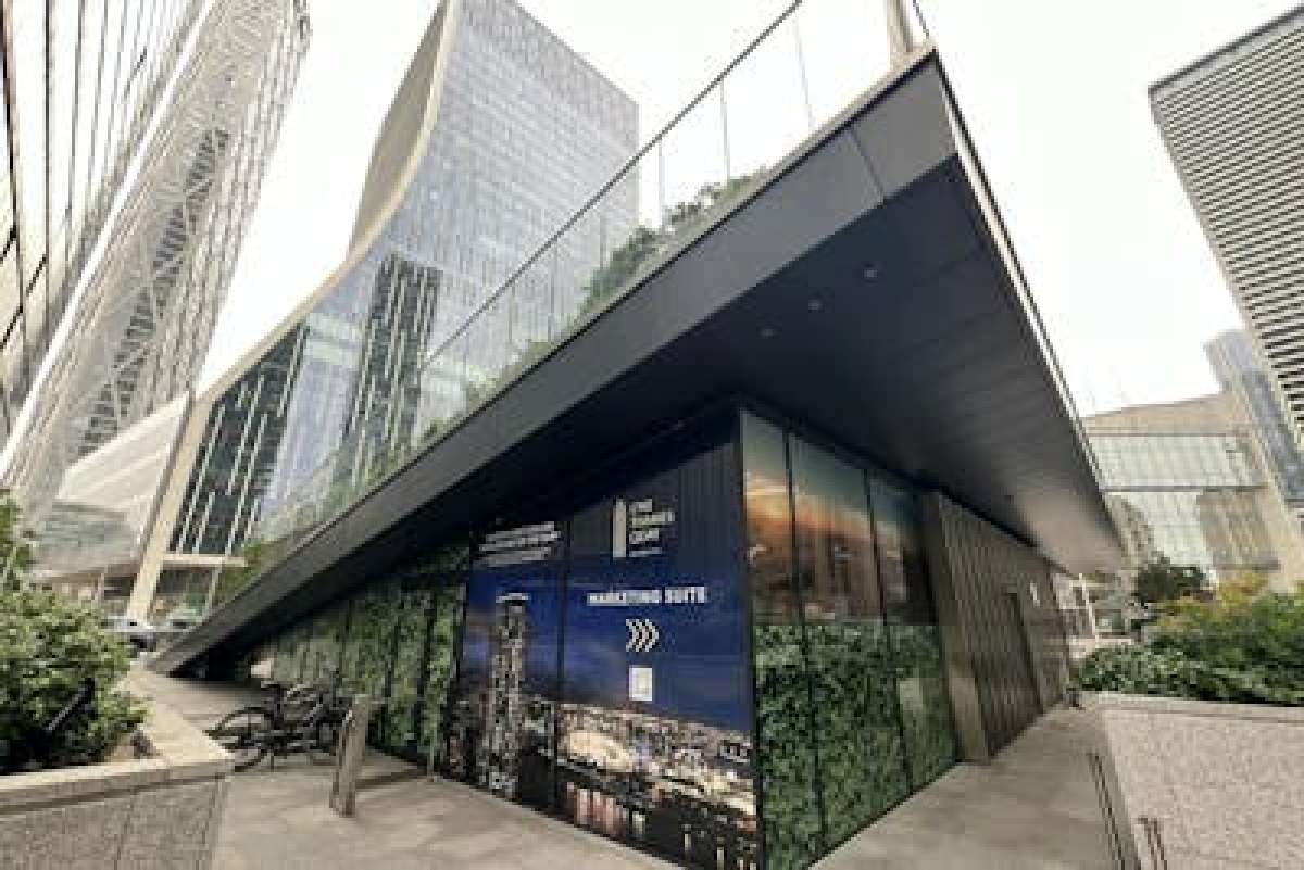 Retail/Shop in London - photo 2