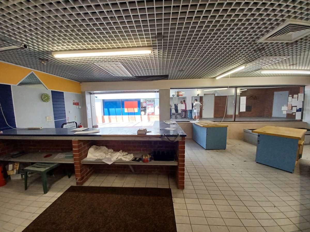 Retail/Shop in Plymouth - photo 3