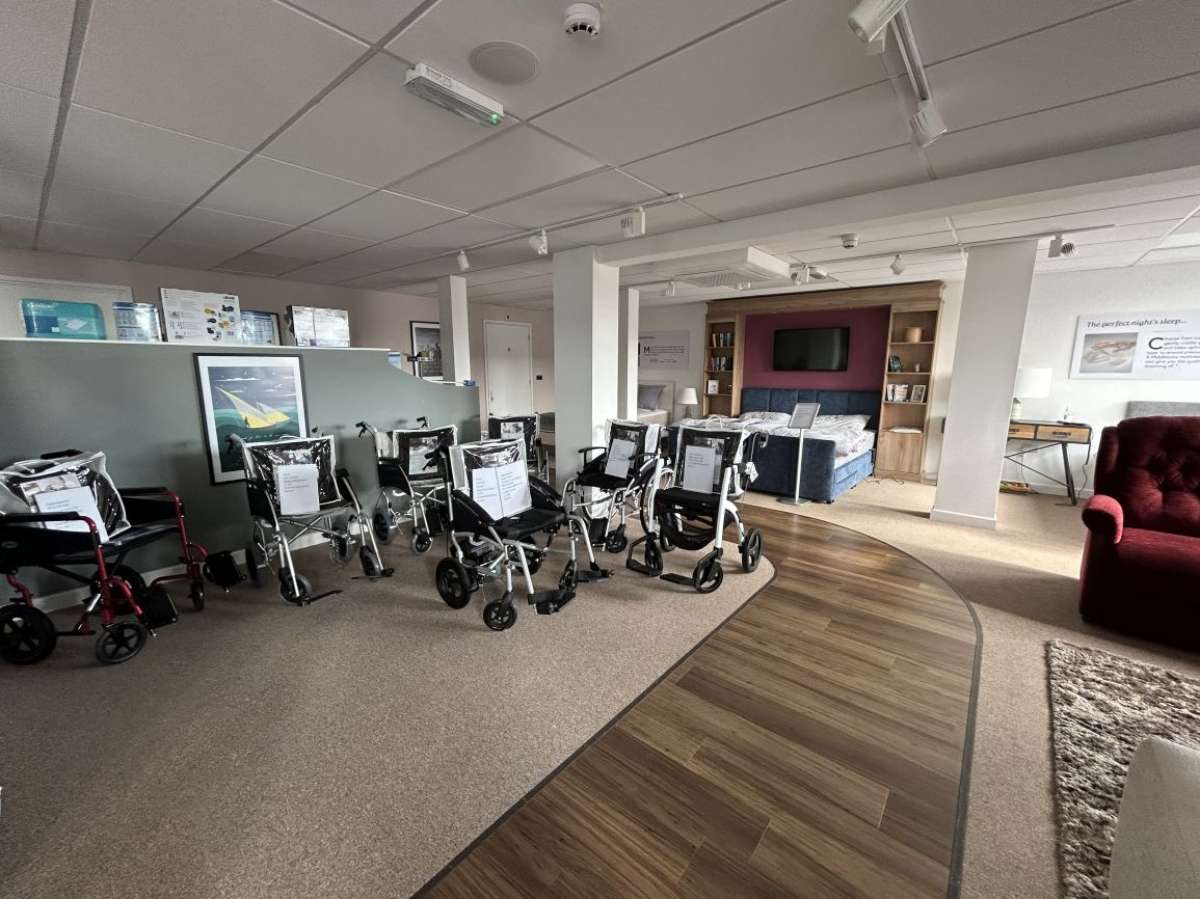 Retail/Shop in Plymouth - photo 3