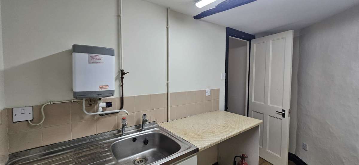 Retail/Shop in Buckingham - photo 4