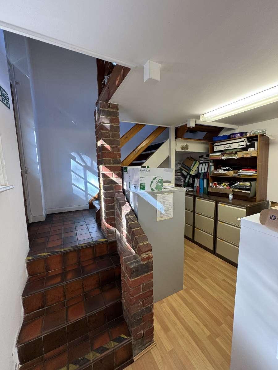 Retail/Shop in Windsor - photo 4