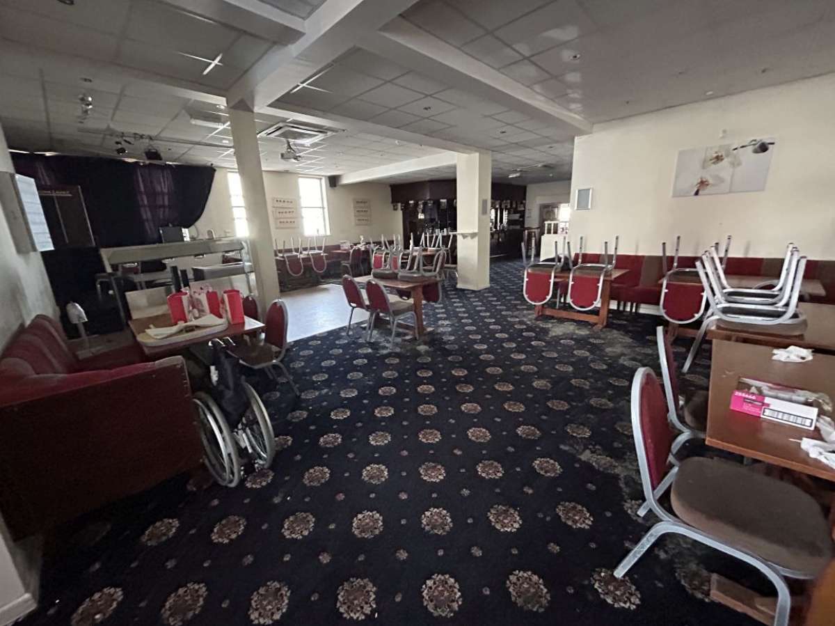 Retail/Shop in Plymouth - photo 3