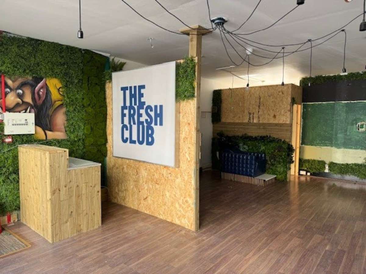 Retail/Shop in Northampton - photo 2