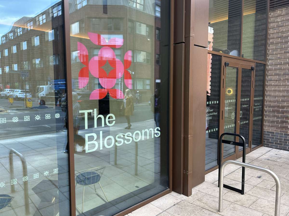 Retail/Shop in Croydon - photo 2