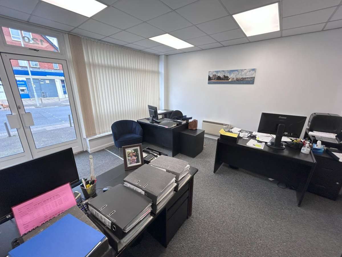 Retail/Shop in Poole - photo 3