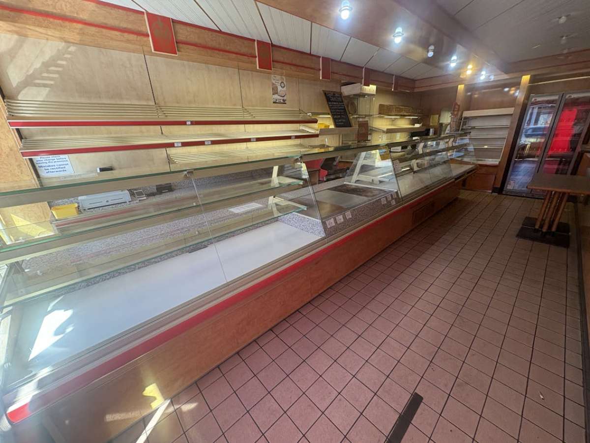 Retail/Shop in Bournemouth - photo 3