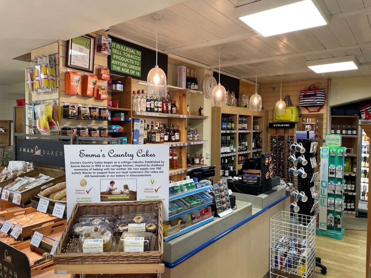 Retail/Shop in West Lulworth - photo 2