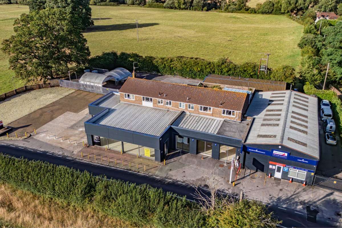 Retail/Shop in Blandford Forum - photo 2