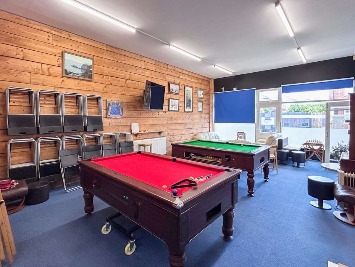 Retail/Shop in Bournemouth - photo 4