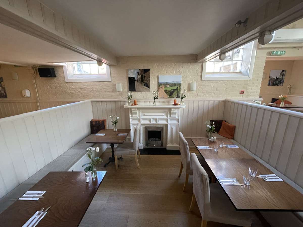 Retail/Shop in Lymington - photo 2