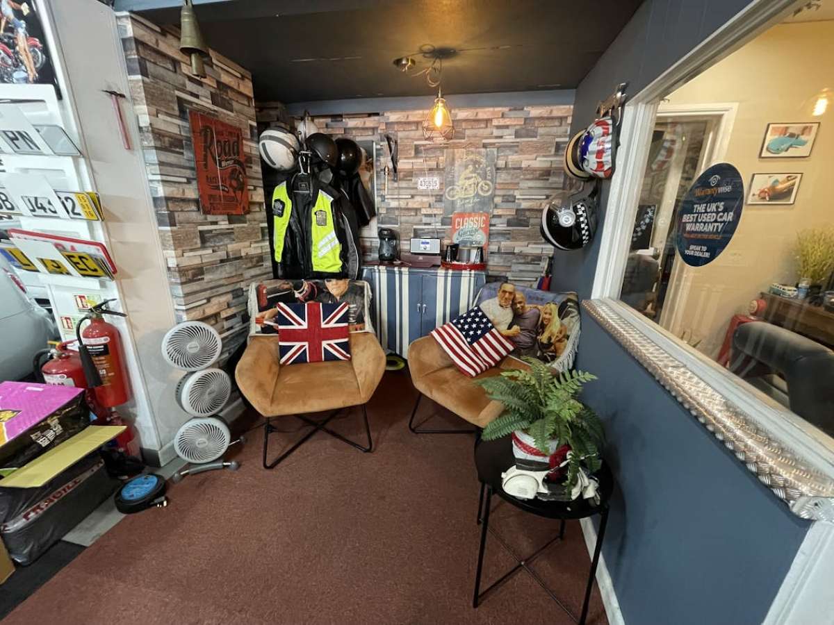 Retail/Shop in Bournemouth - photo 3