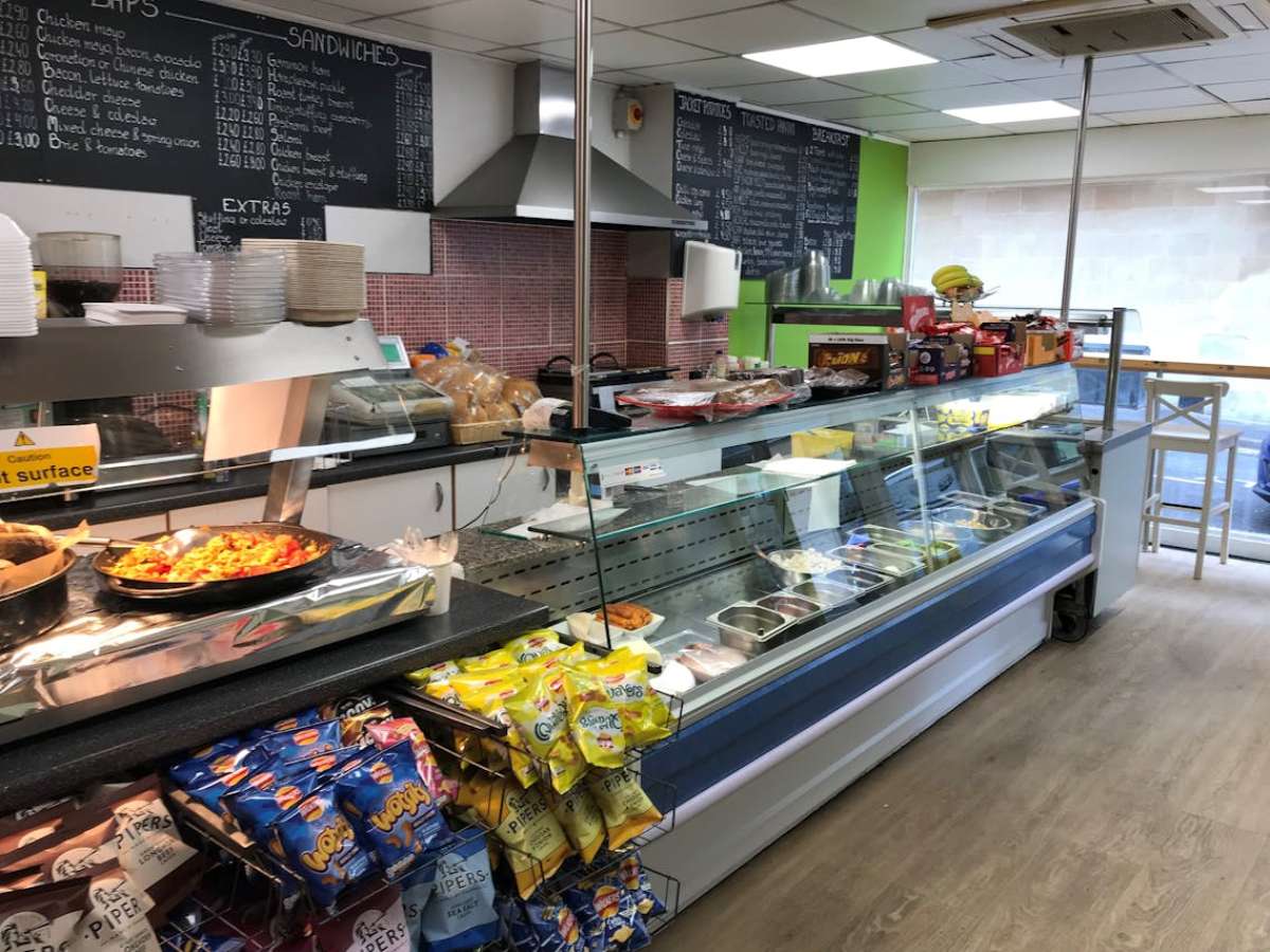 Retail/Shop in Bournemouth - photo 2