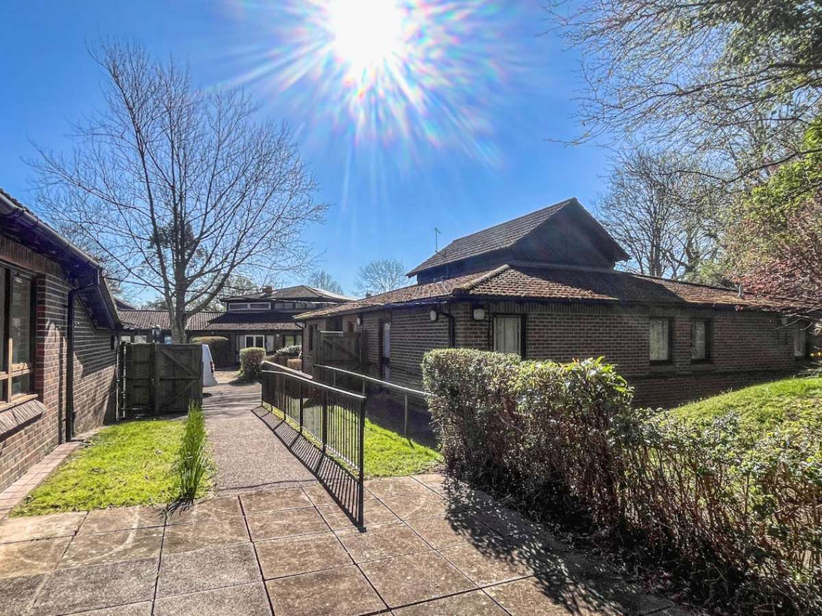 Retail/Shop in Lyndhurst - photo 3