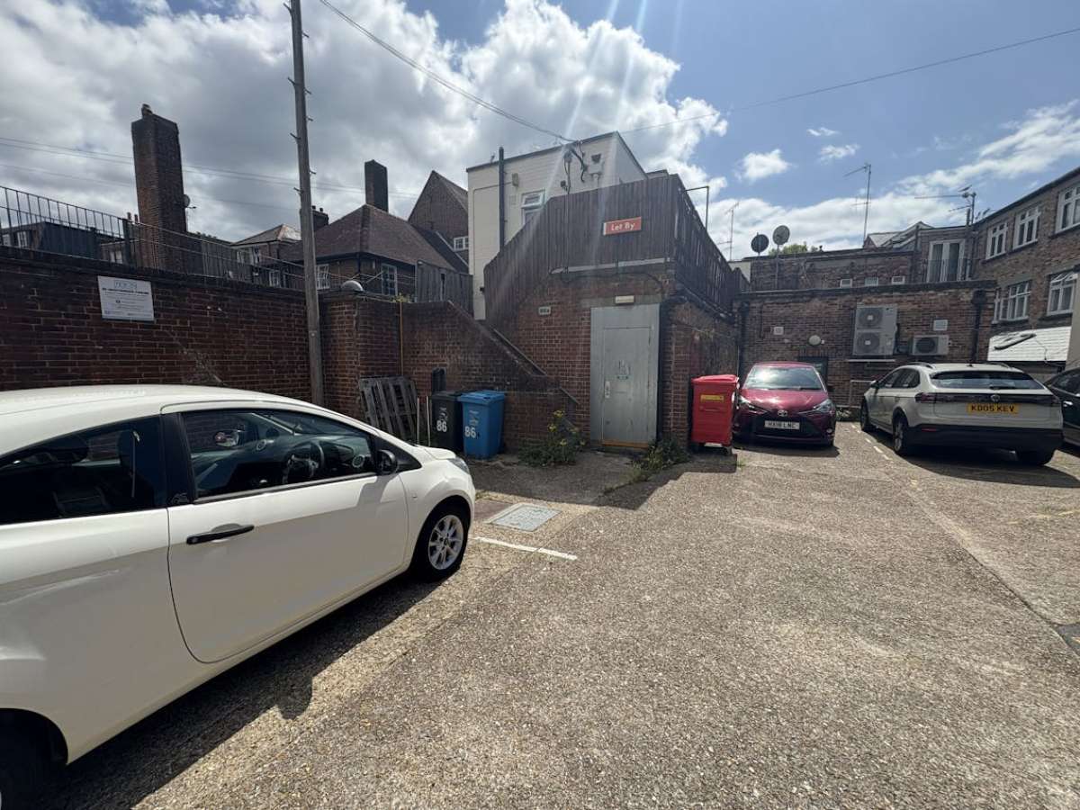 Retail/Shop in Poole - photo 4