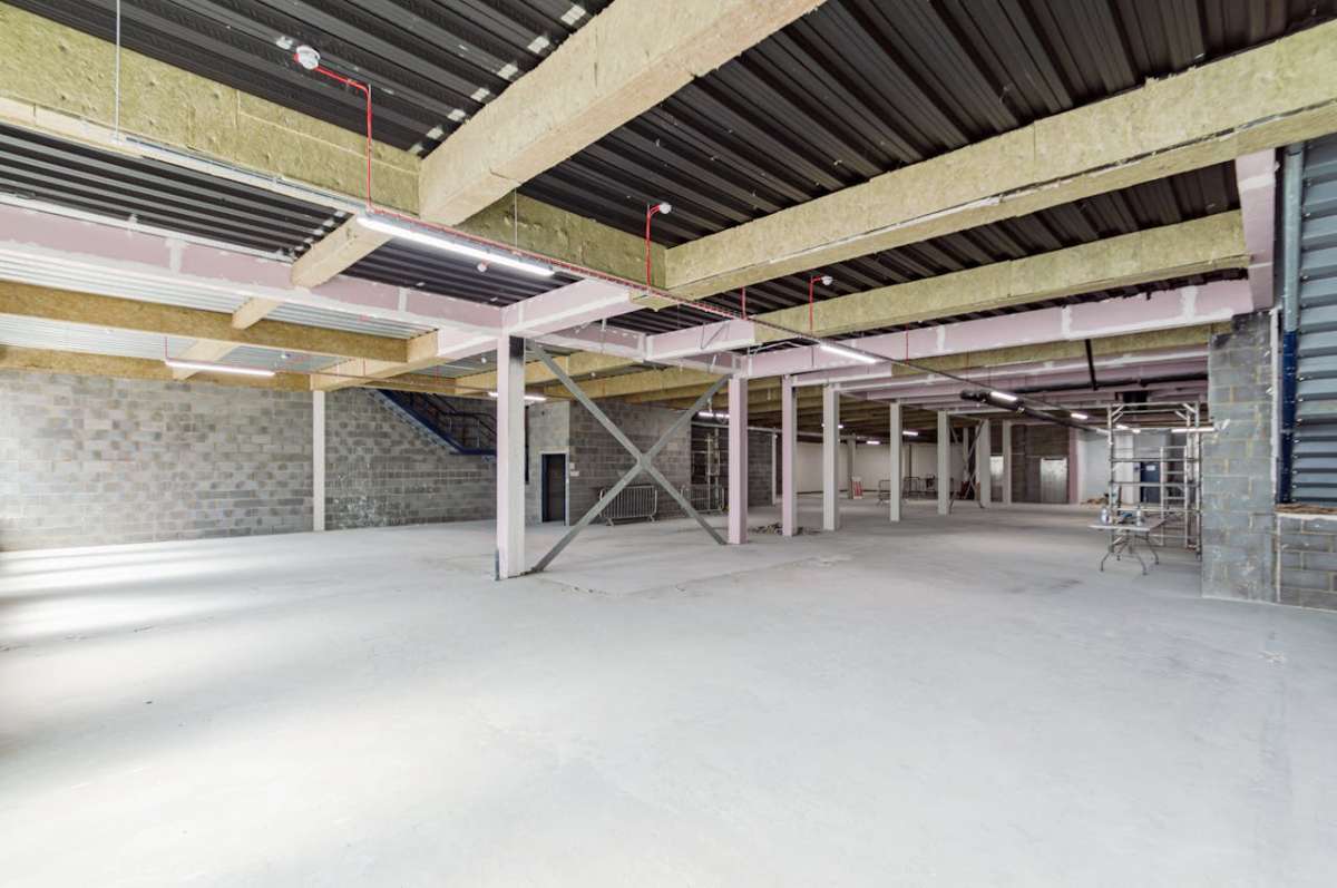 Retail/Shop in Bournemouth - photo 4