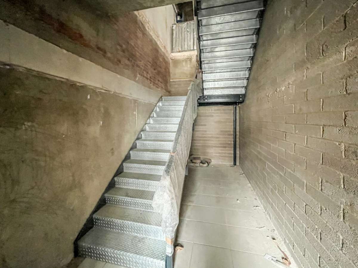 Retail/Shop in Lymington - photo 3