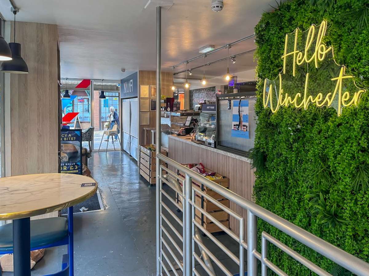 Retail/Shop in Winchester - photo 4