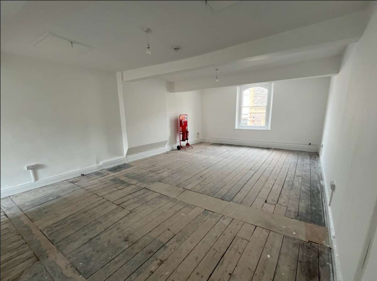 Retail/Shop in Weston-Super-Mare - photo 3