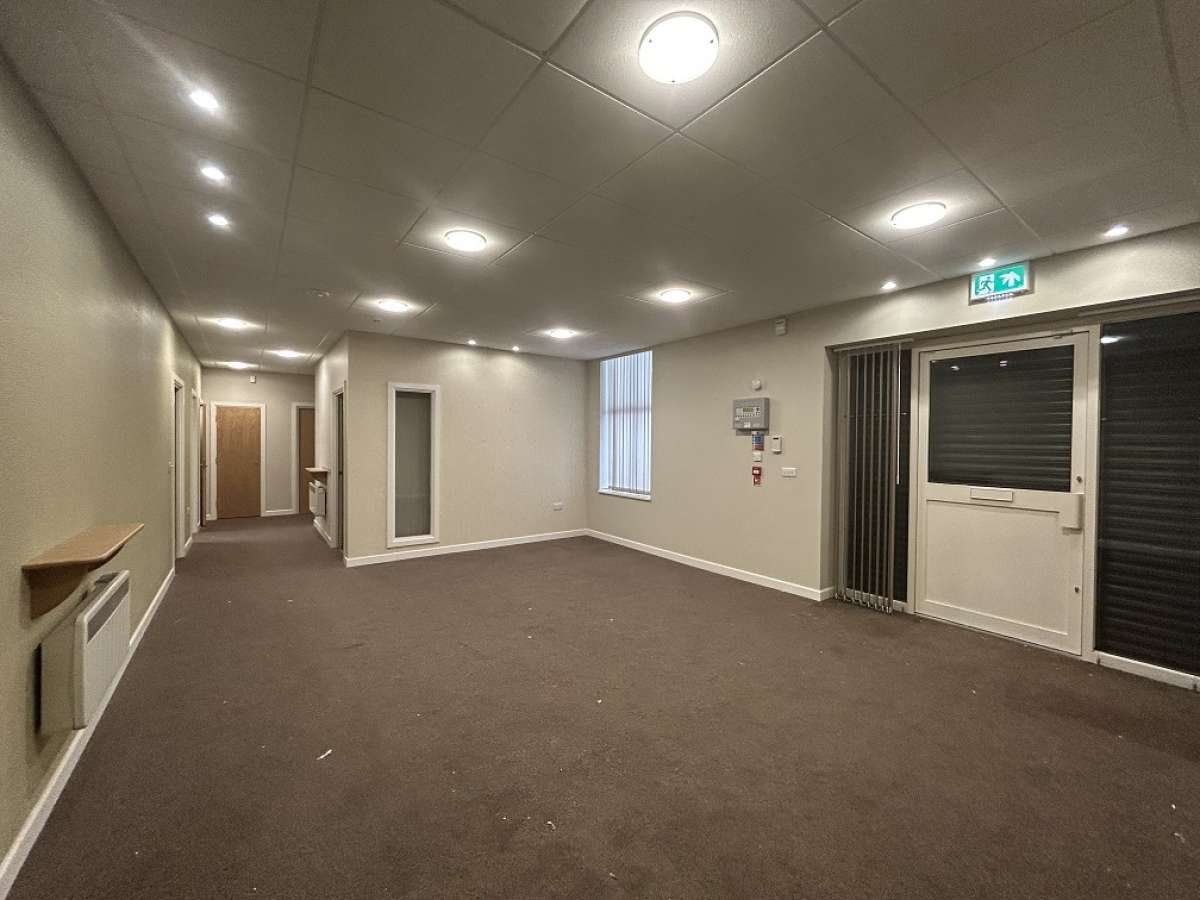 Retail/Shop in Milton Keynes - photo 3