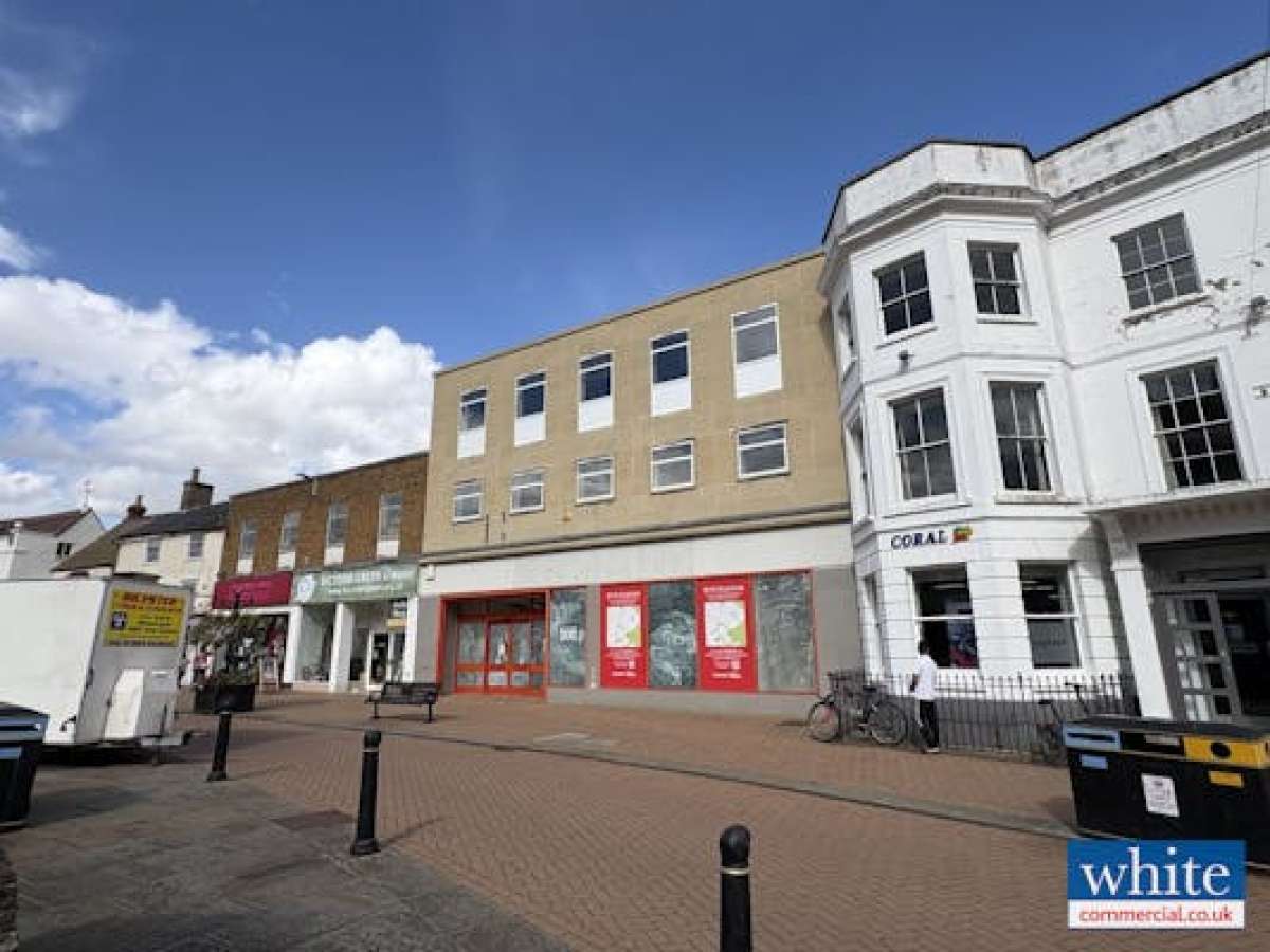 Retail/Shop in Bicester - photo 2